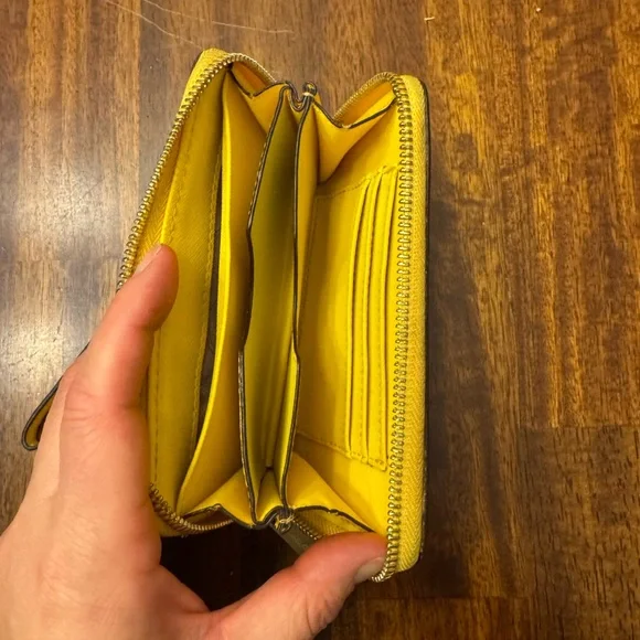 Michael Kors Sunburst Yellow Wallet with strap wristlet - Picture 5 of 9